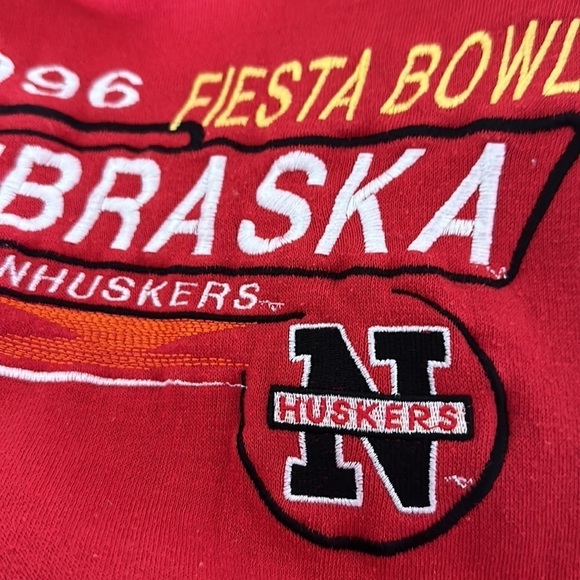 Vintage Midwest Embroidery 1996 Fiesta Bowl Nebraska Cornhuskers Football Crew - Picture 6 of 6